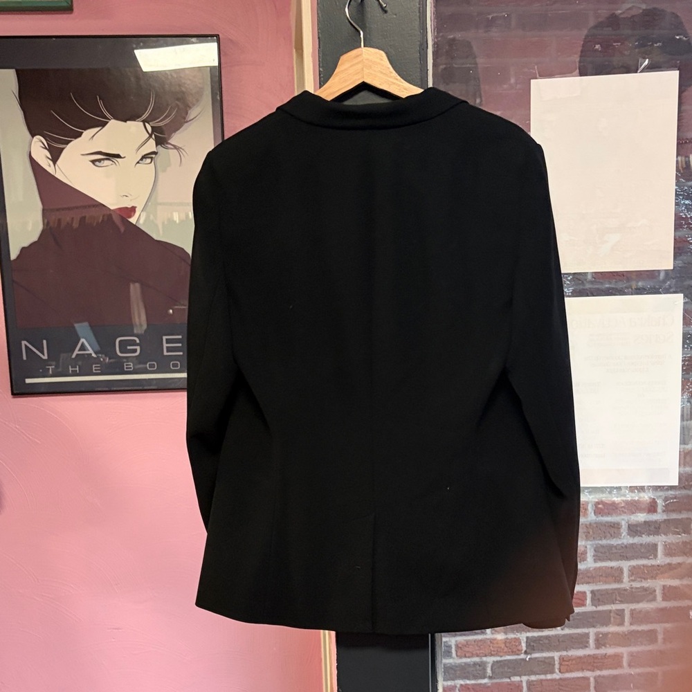 Calvin Klein Women's Elegant Black Blazer - Picture 3 of 4